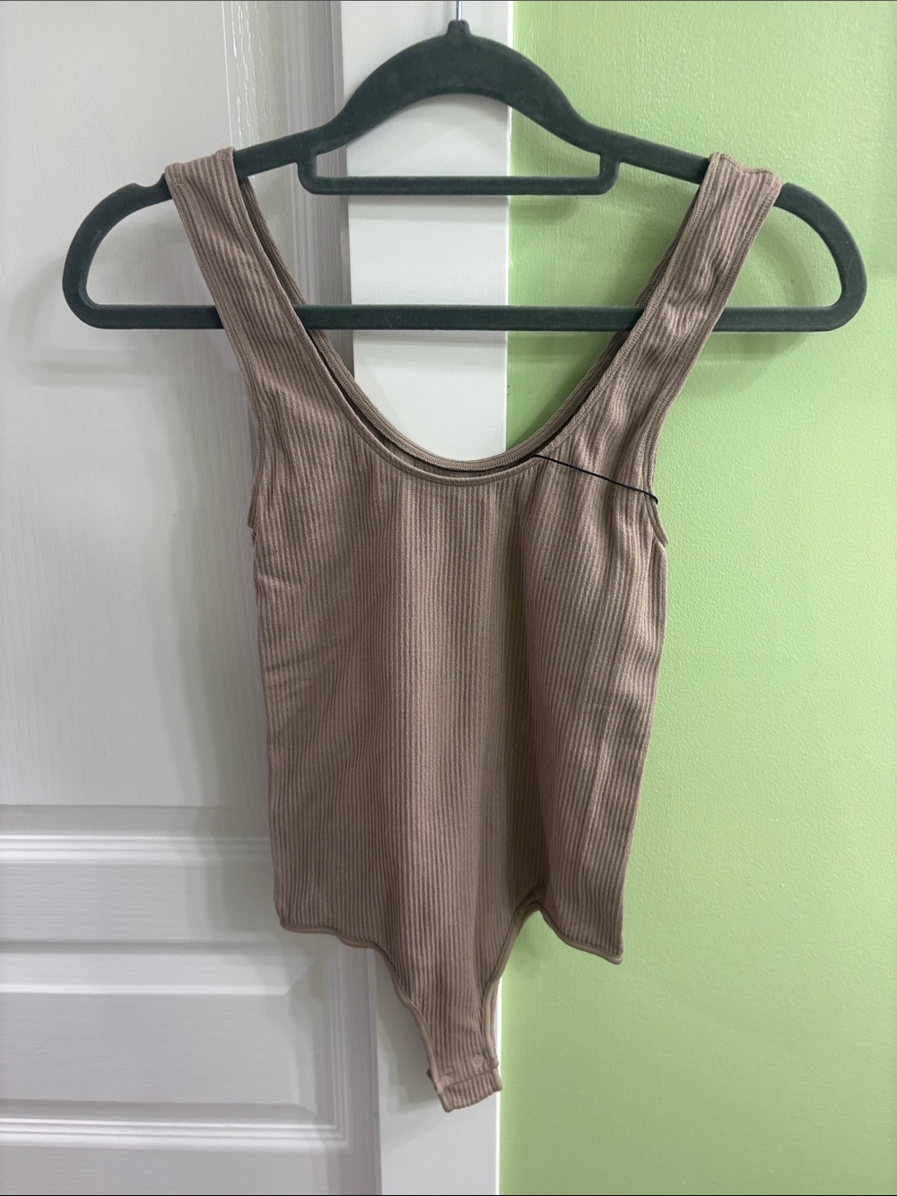 SKIMS Ribbed Scoop Neck Bodysuit - Taupe